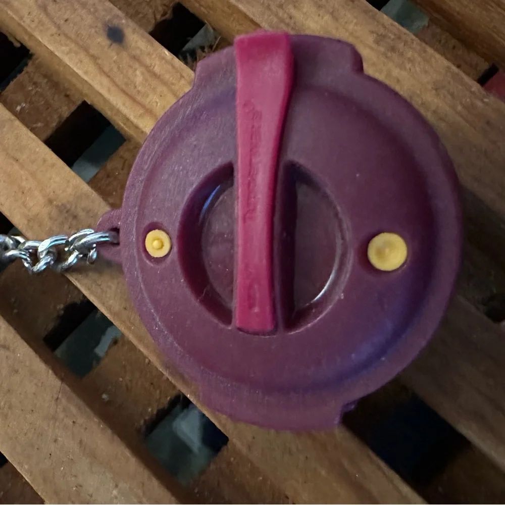 Tupperware Mini Pressure Cooker Keychain - Picture 3 of 4